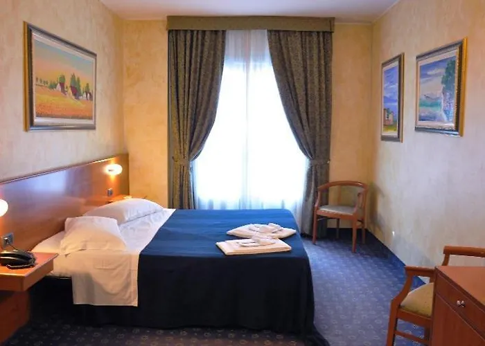 Point Hotel Conselve